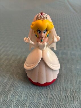 Nintendo Princess Peach Wedding Dress Super Mario Odyssey Amiibo